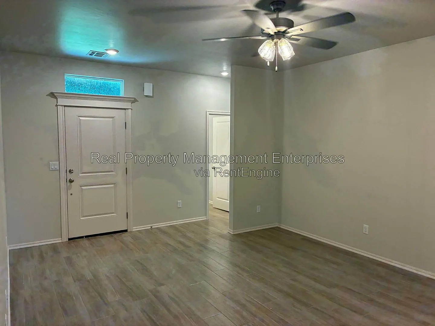 5 bed, 3.0 bath, 1857 sqft, $2,300 — Photo 4