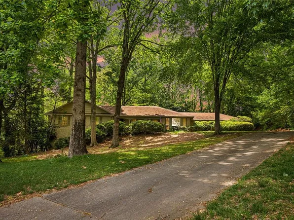 12080 Mountain Laurel Dr, Roswell, GA 30075