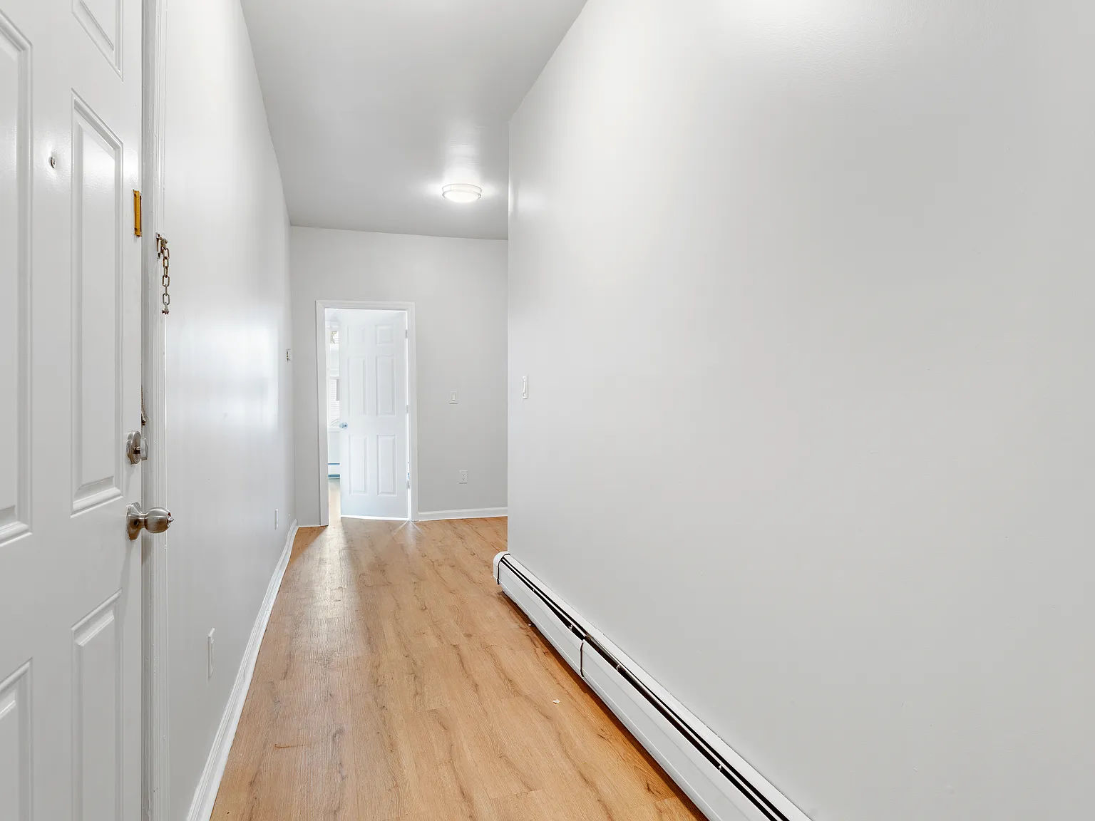 2 bed, $1,900 — Photo 4