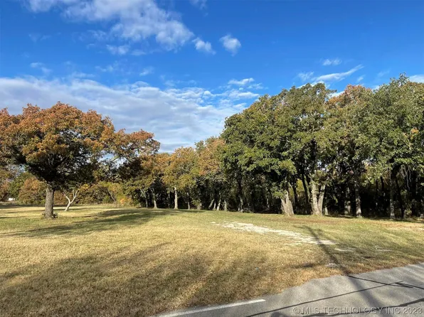 1517 Grandview Rd, Ardmore, OK 73401