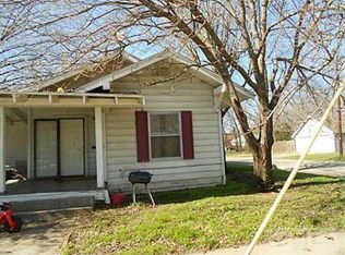 302 S Wood St, Cleburne, TX 76033
