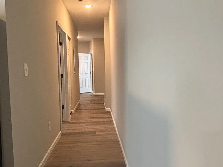14614 Lake Shore Blvd — Photo 9