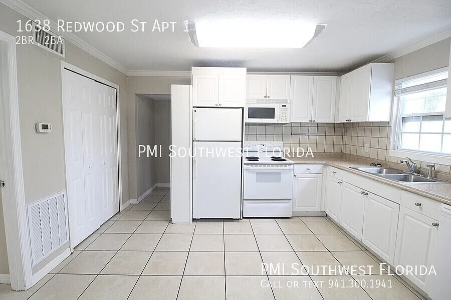 2BR/2BA Condo: Remarkable Value, Unbeatable Location! — Photo 4