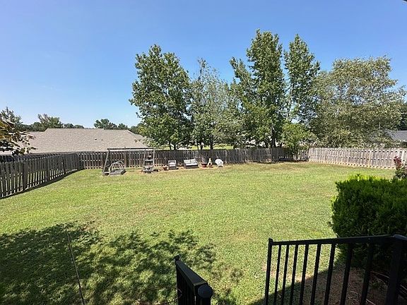 5th image of 51 Windwood Dr