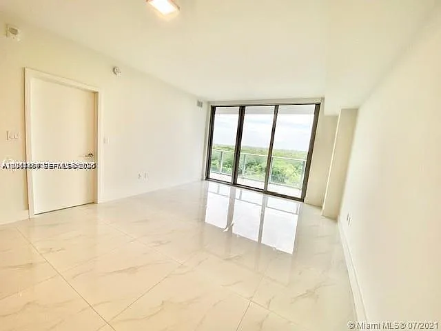 16385 Biscayne Blvd #702 — Photo 13