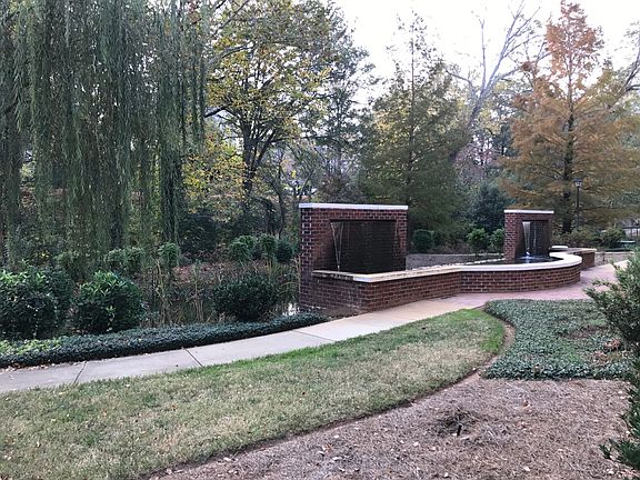 4th image of 204 West Park