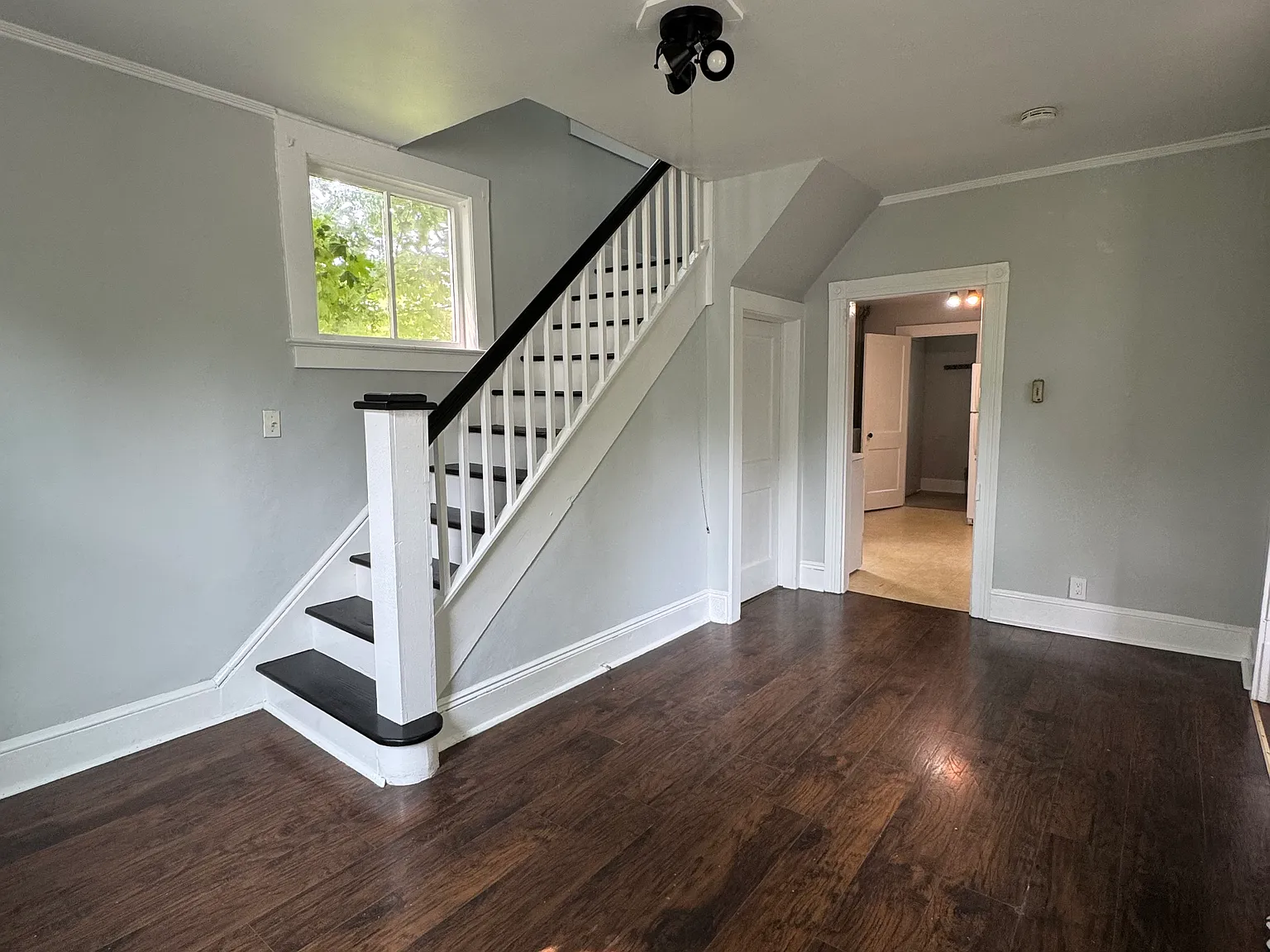 2 bed, 1.5 bath, $3,000 — Photo 4