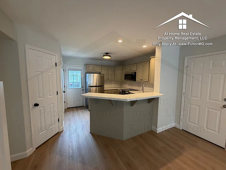 1011 Greystone Ct — Photo 8