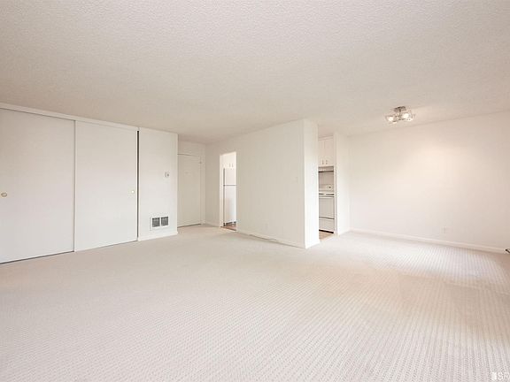 4th image of 816 N Delaware St APT 414