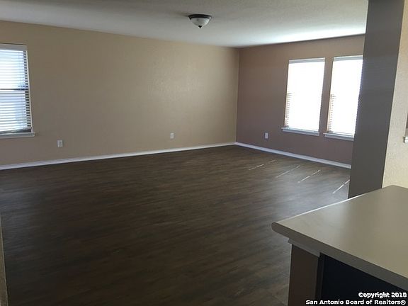 3rd image of 10226 Dixon Wood