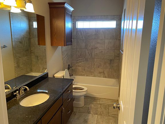 5th image of 38 Ivy Ct