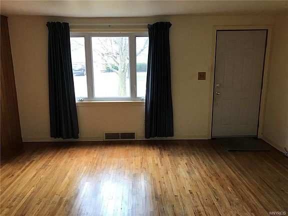 4th image of 309 Danbury Dr