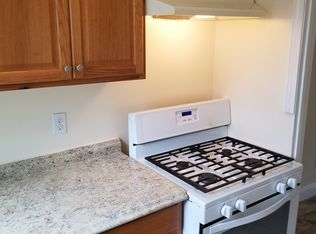 622-624 Broadway St #1, Pawtucket, RI 02860