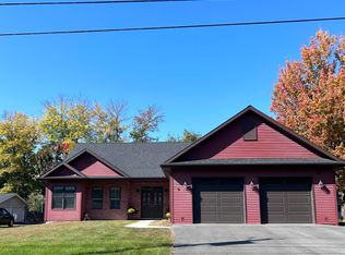 9 Westland Ave, Morrisonville, NY 12962