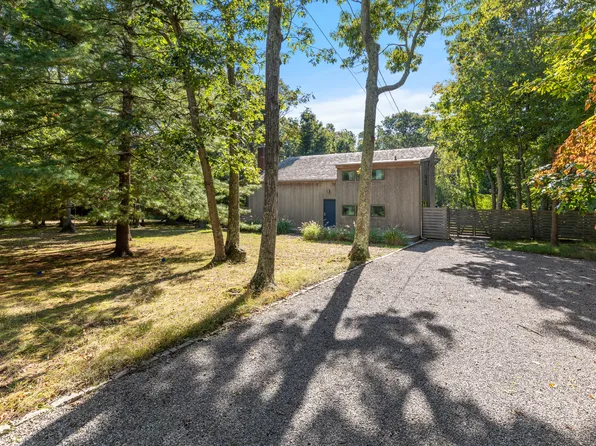 34 Runnymeade Dr, East Hampton, NY 11937