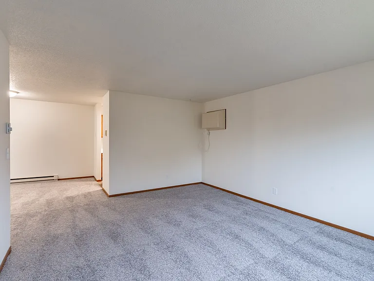 Fargo, ND Brownstone Apartments | 21C | Living