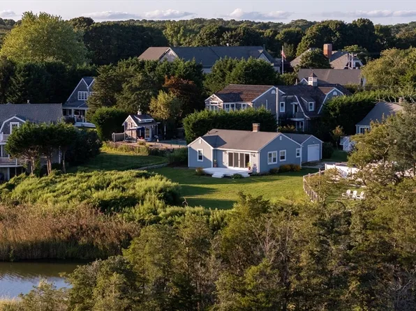 708 Elm St, Dartmouth, MA 02748