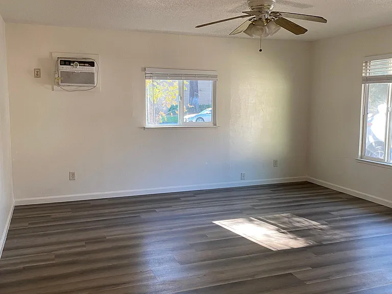 9841 Lincoln Village Dr — Photo 6
