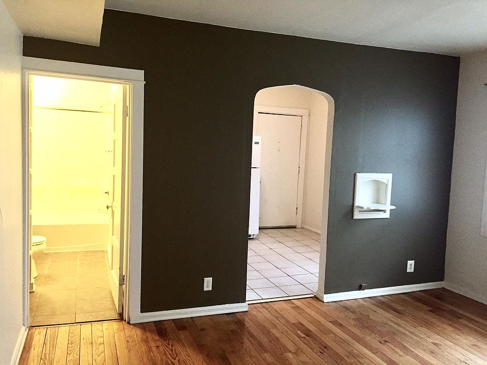 Living room / Bathroom / Kitchen