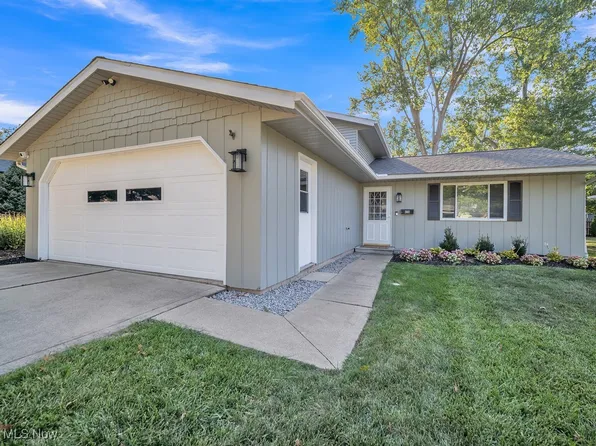 456 Cherry Valley Dr, Amherst, OH 44001