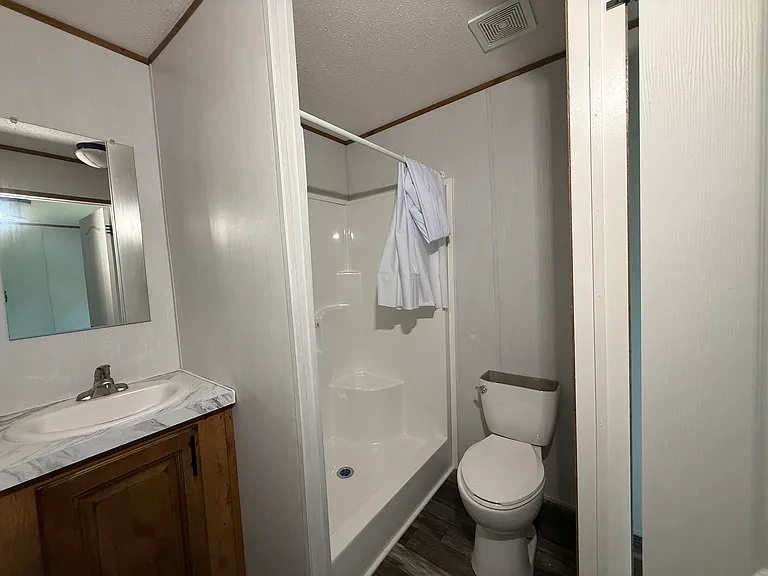 1402 N 69th Ave — Photo 8