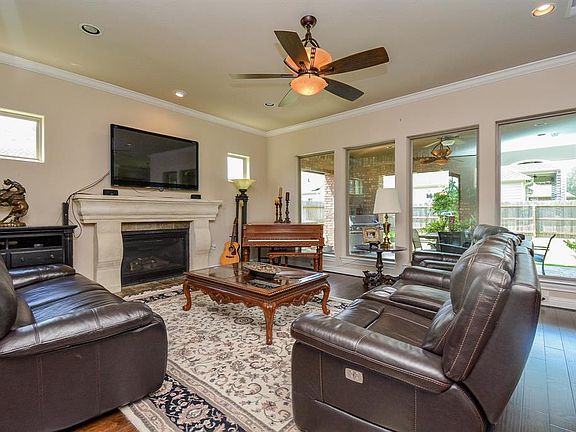 5th image of 33222 Worthing Ln