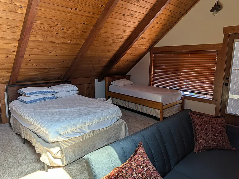 59 Russell Dr — Photo 2