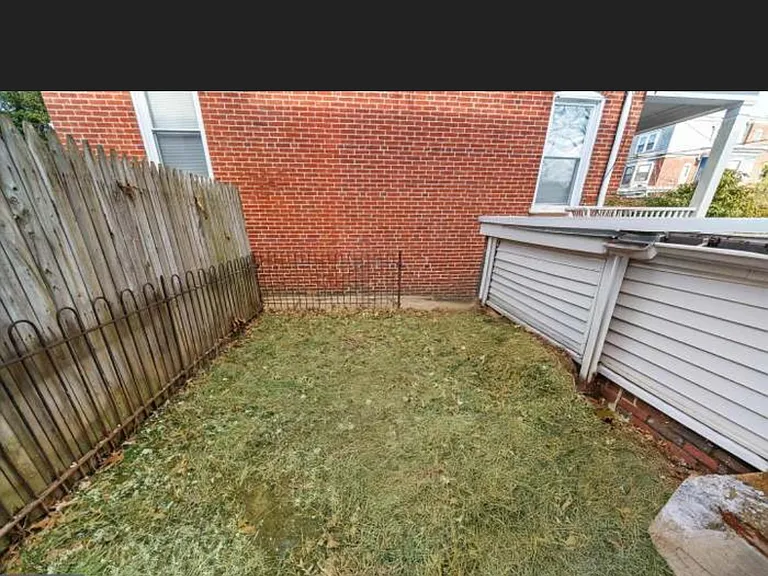 1909 N Jefferson St — Photo 18