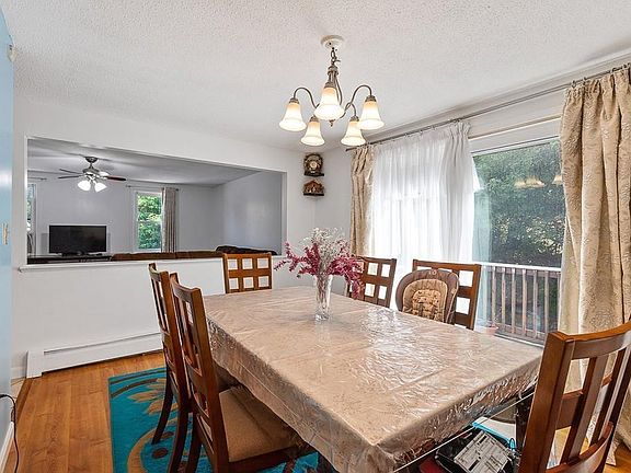 4th image of 57 Lantern Ln Unit 2