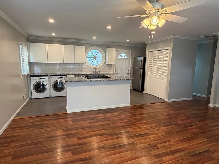 900 Montrose Ave — Photo 4