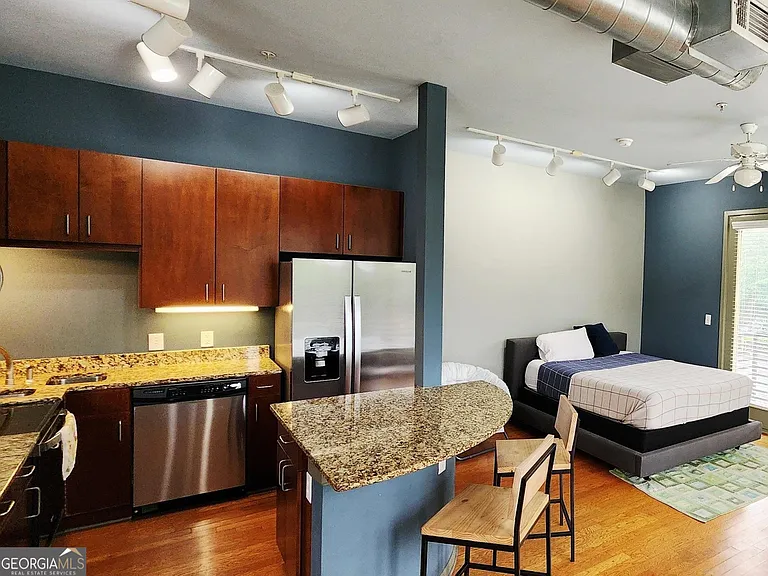 5300 Peachtree Rd #2303 — Photo 4