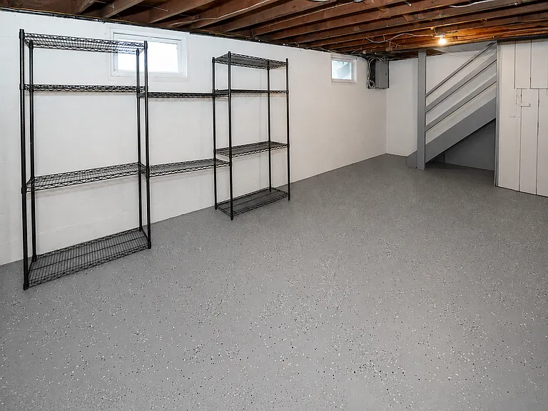 16 Brook St — Photo 37