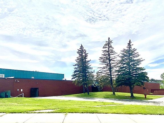2nd image of 502 Poplar Dr