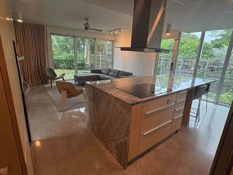 6345 SW 62nd Ave — Photo 9