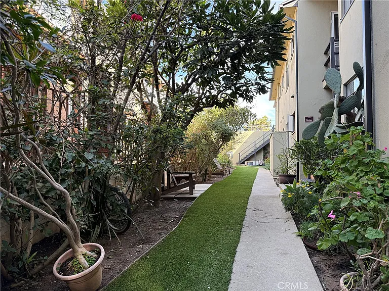 2652 23rd St — Photo 14