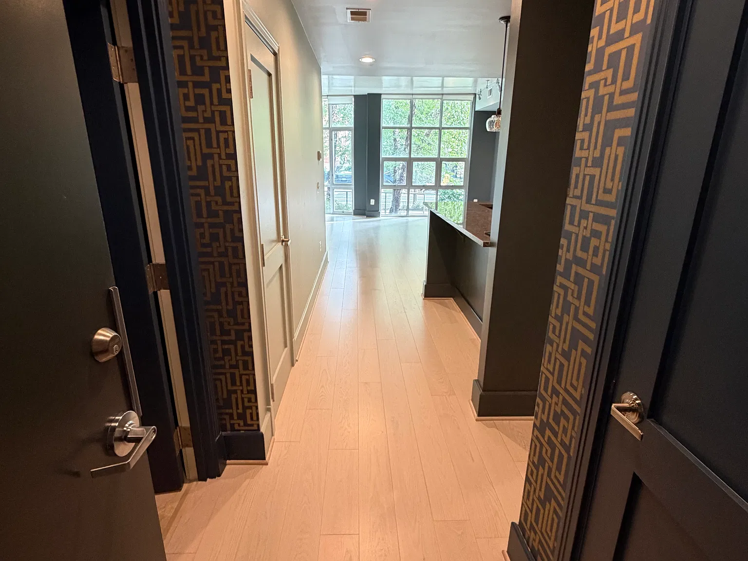 2 bed, 1189 sqft, $3,800 — Photo 2