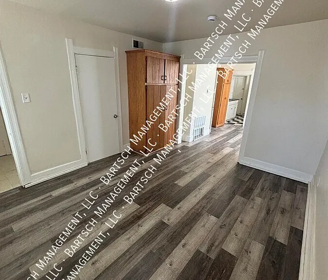 2434 N Bartlett Ave — Photo 3