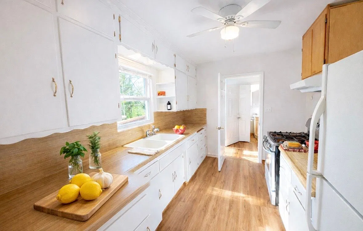 3 bed, 2.0 bath, 1850 sqft, $3,500 — Photo 3