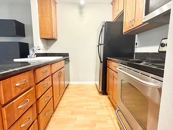 5th image of 1654 Union Ave #5