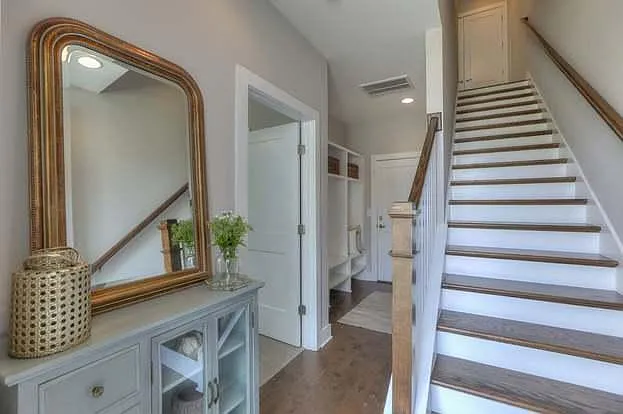 522 Vernon Cir — Photo 9