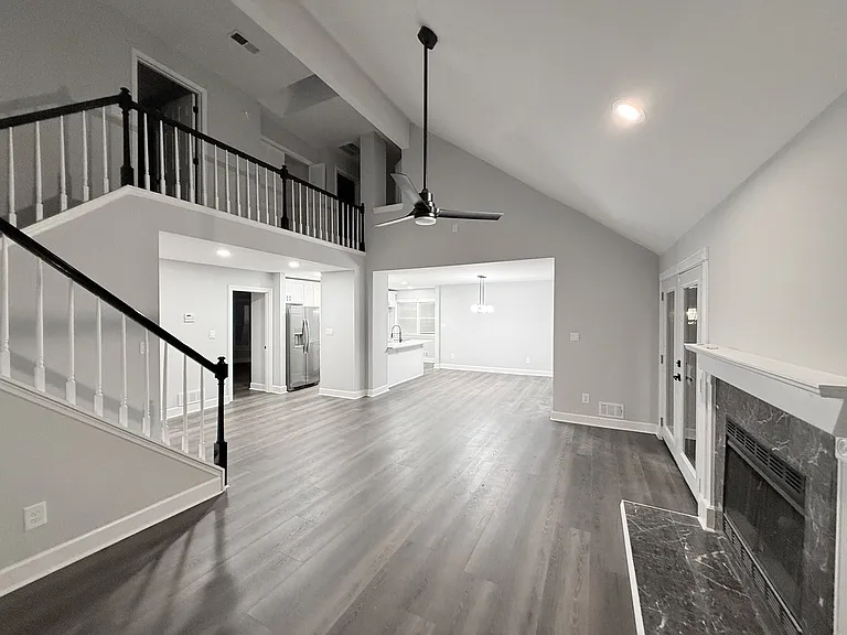 255 Dunwoody Creek Cir — Photo 1