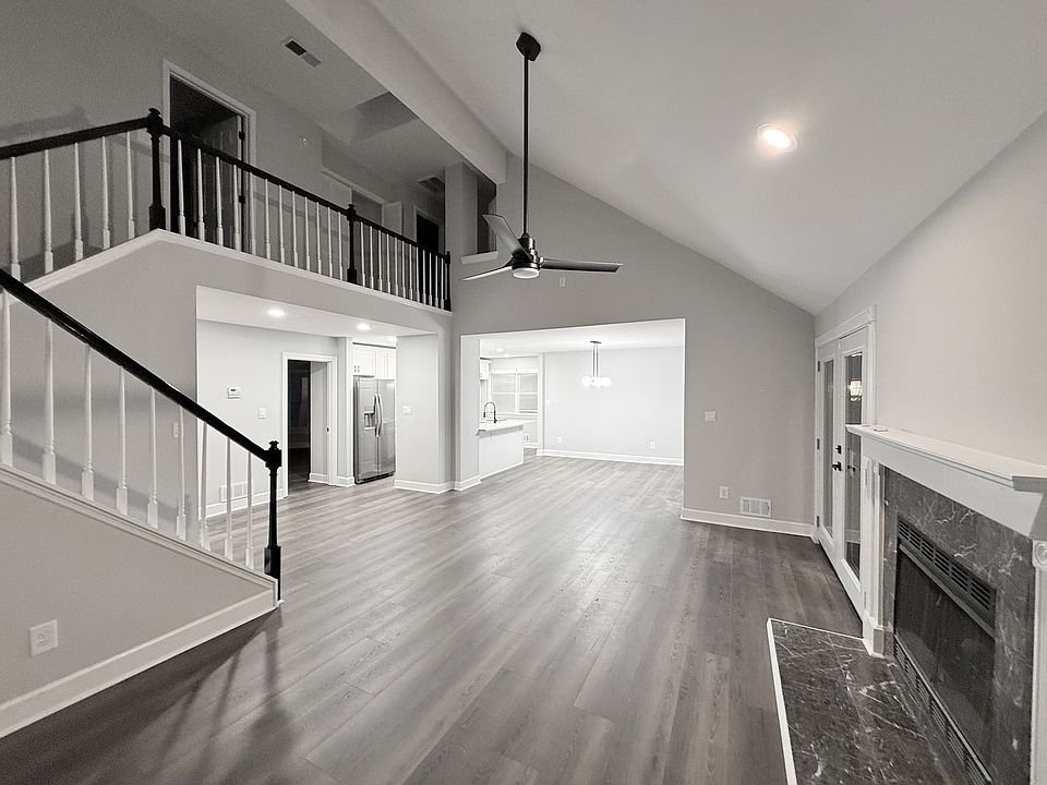 1st image of 255 Dunwoody Creek Cir