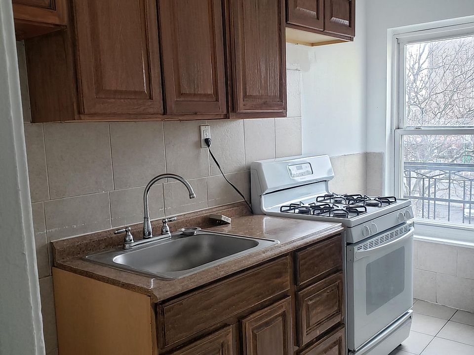 2nd image of 49 Hill St #406
