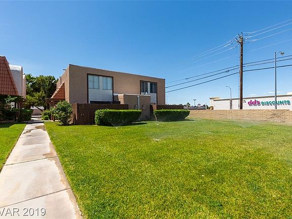 5th image of 3508 Villa Knolls North Dr