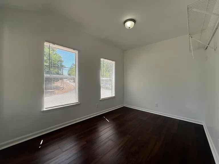 621 W Jones Ave #A — Photo 5