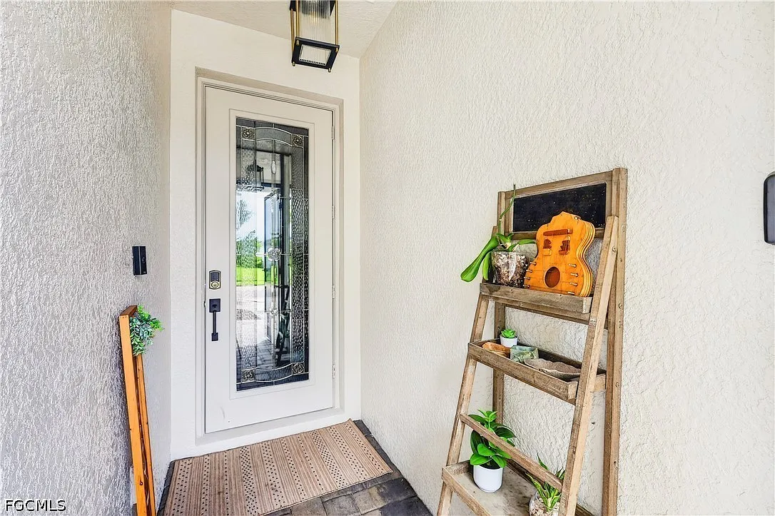4 bed, 3.0 bath, 2200 sqft, $5,500 — Photo 4