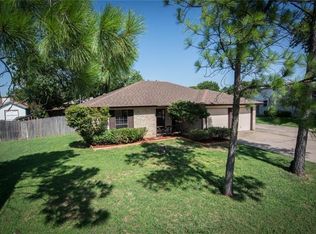 436 Live Oak Ln, Burleson, TX 76028