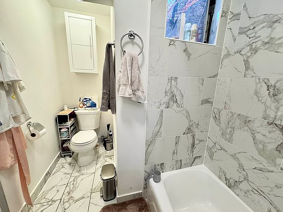 5th image of 222 E 21st St APT 5C