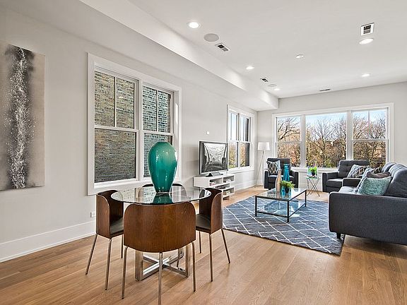 5th image of 1909 W Schiller St #2W