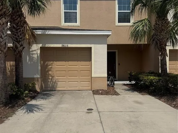 9833 Hound Chase Dr, Gibsonton, FL 33534